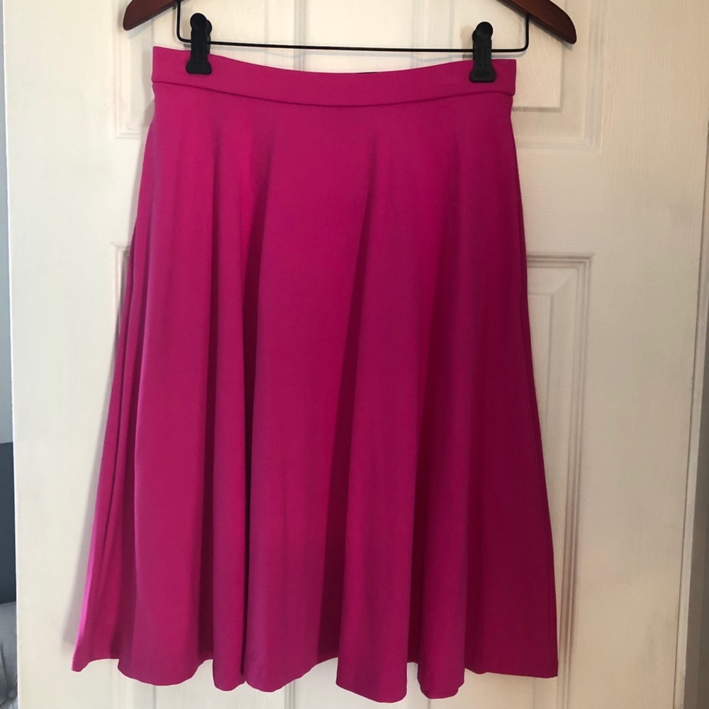 Pleated past Knee Length Skirt